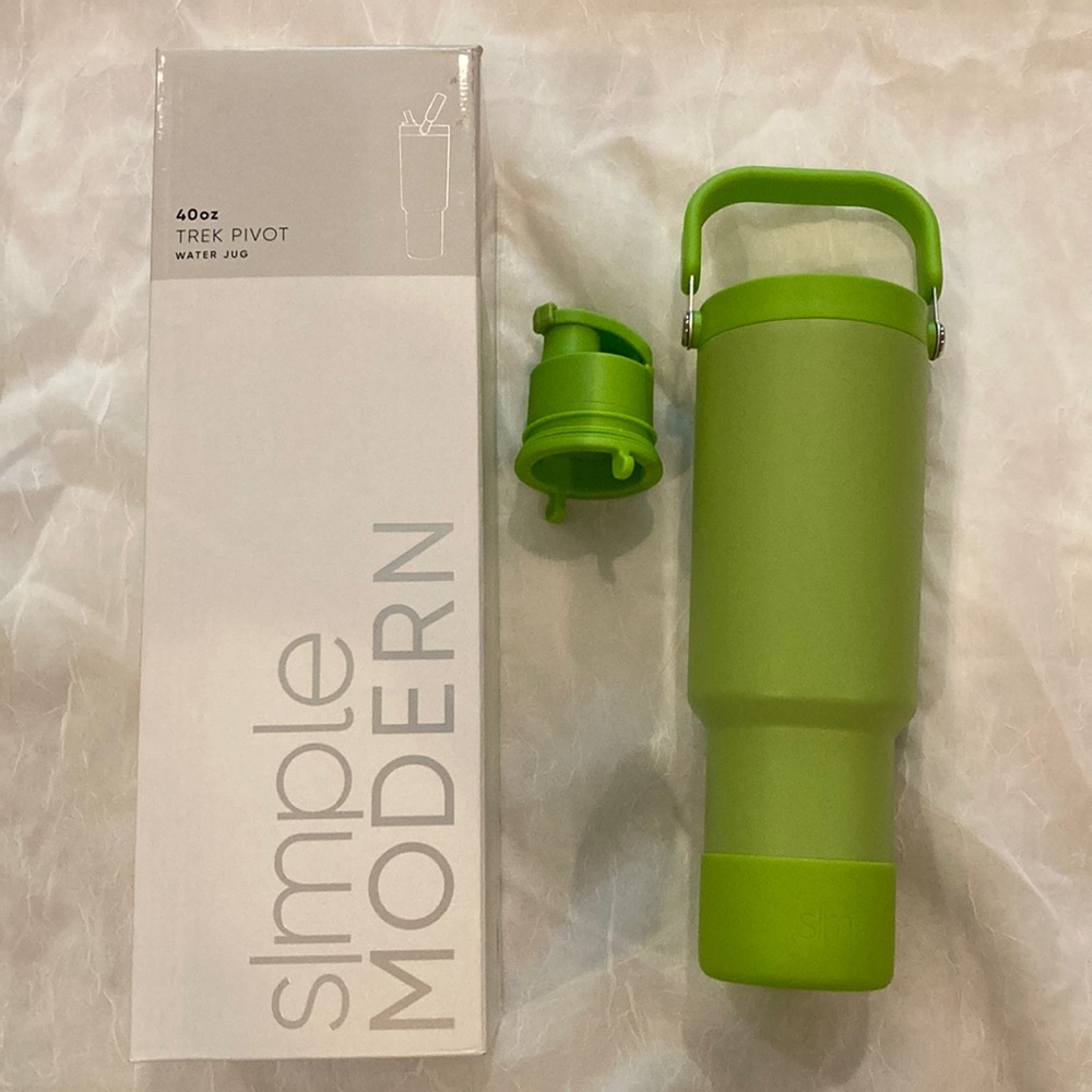 Simple Modern 40 oz Green Apple Water Bottle with Straw Lid and Chug Lid